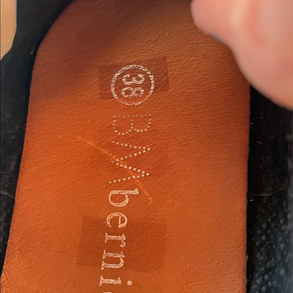 Bernie MEV black flat shoes ๐ - Picture 5 of 8